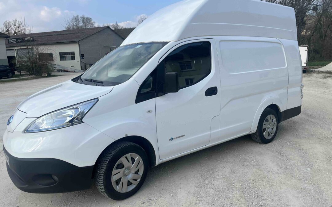 lot de 3 nissan nv 200